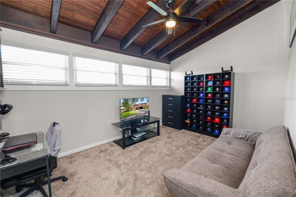 For Sale: $265,000 (2 beds, 2 baths, 1750 Square Feet)