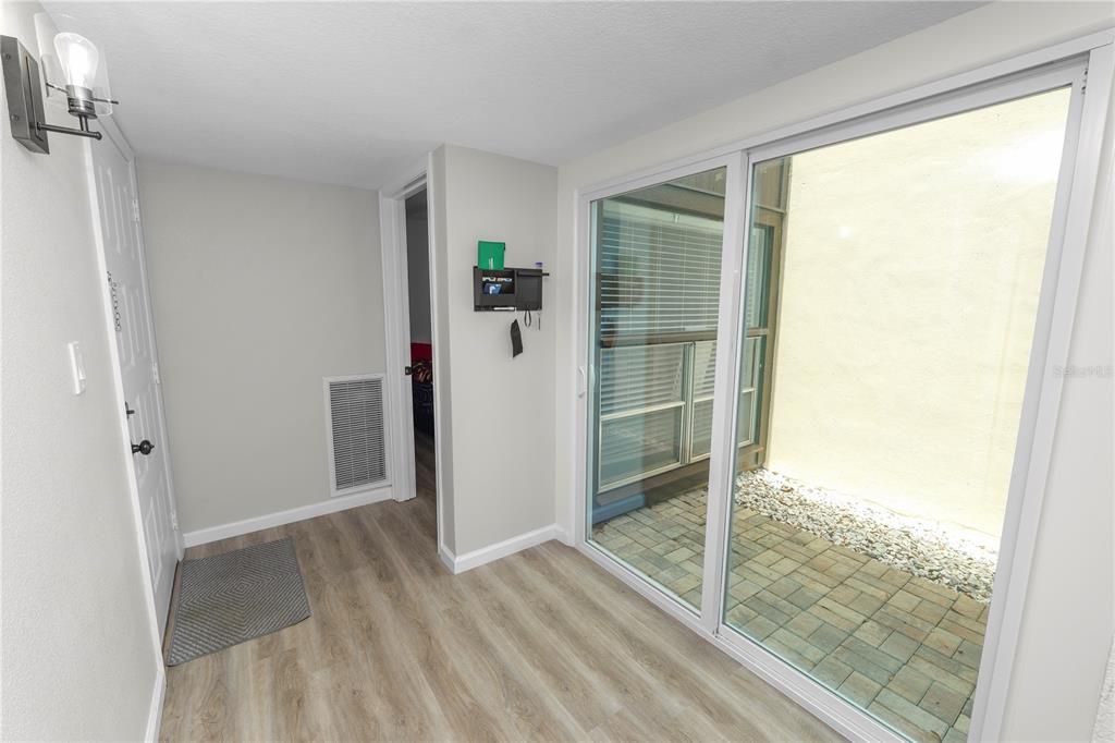 For Sale: $265,000 (2 beds, 2 baths, 1750 Square Feet)