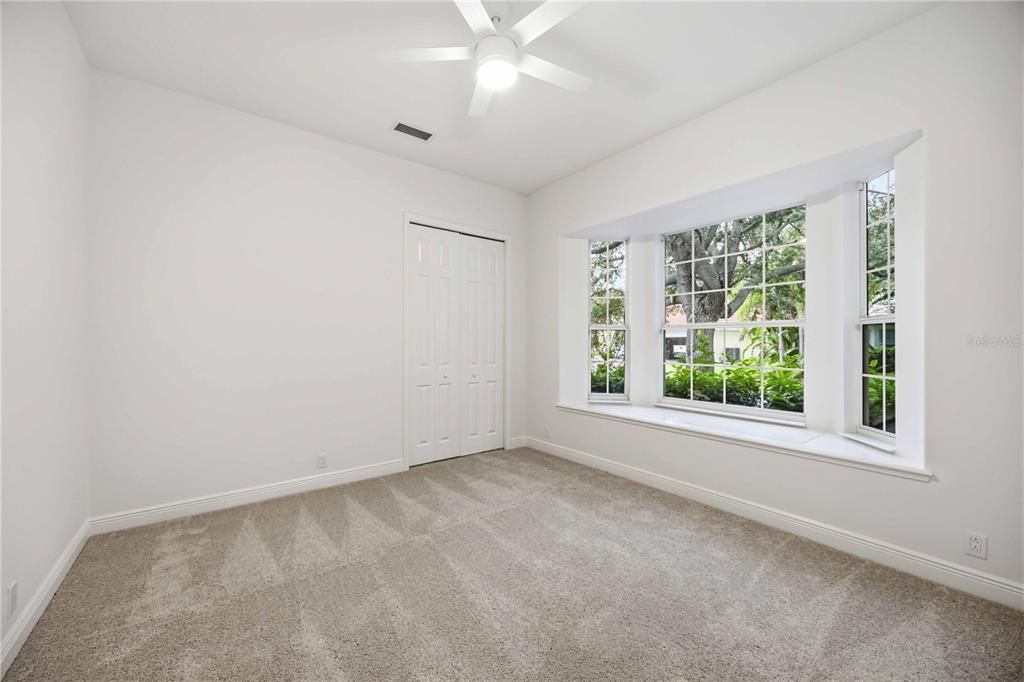 En Venta: $739,900 (3 camas, 3 baños, 2622 Pies cuadrados)
