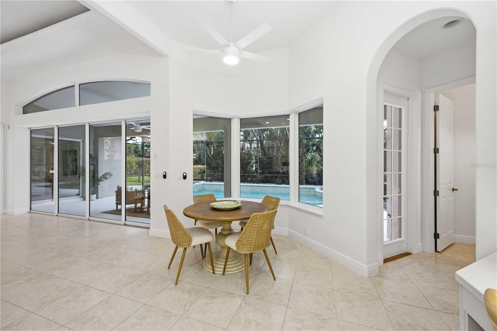 En Venta: $739,900 (3 camas, 3 baños, 2622 Pies cuadrados)