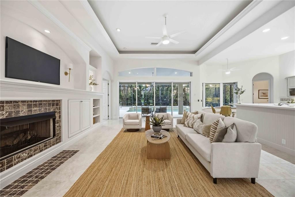 En Venta: $739,900 (3 camas, 3 baños, 2622 Pies cuadrados)