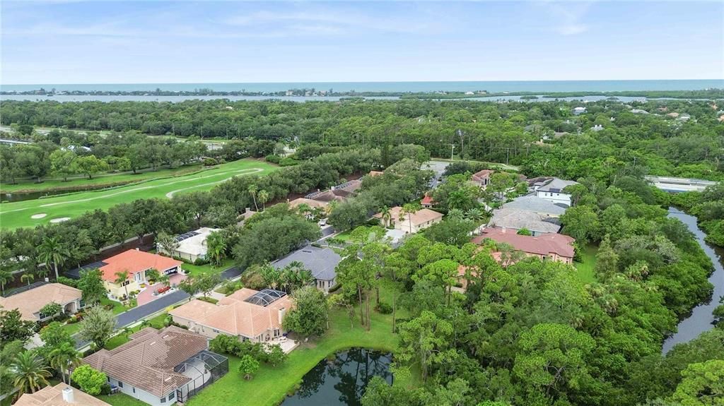En Venta: $739,900 (3 camas, 3 baños, 2622 Pies cuadrados)