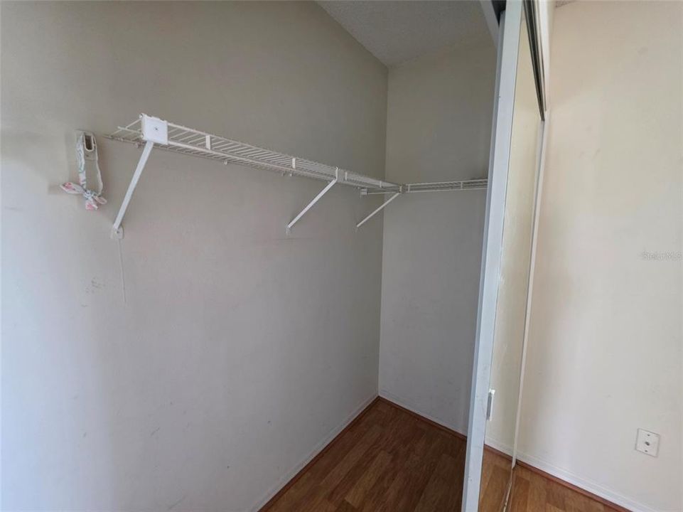 На продажу: $185,000 (2 спален, 2 ванн, 1031 Квадратных фут)