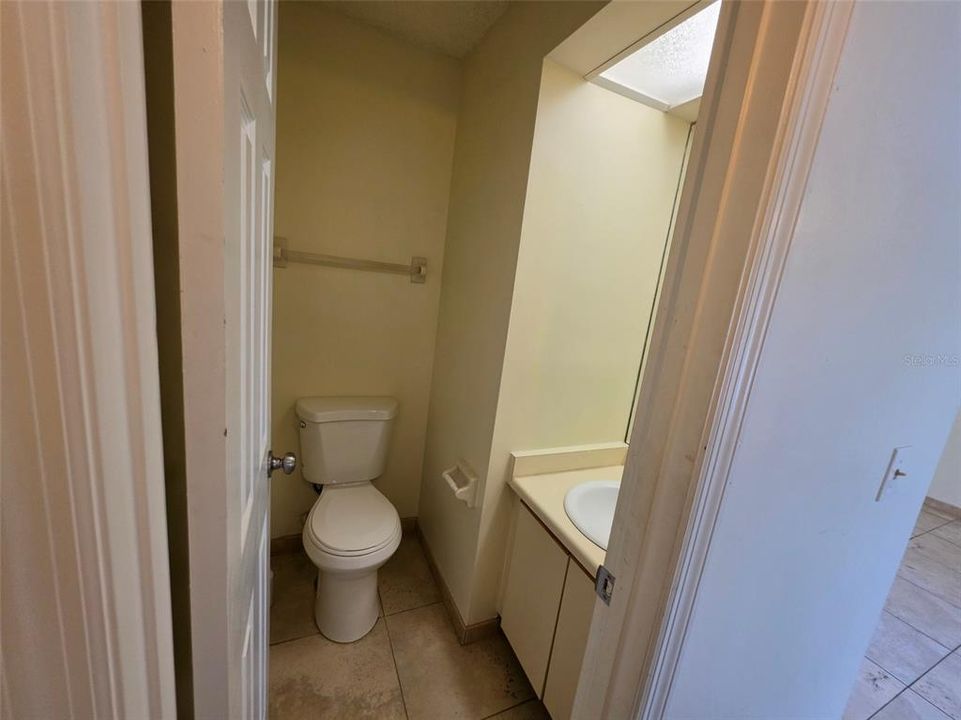 На продажу: $185,000 (2 спален, 2 ванн, 1031 Квадратных фут)