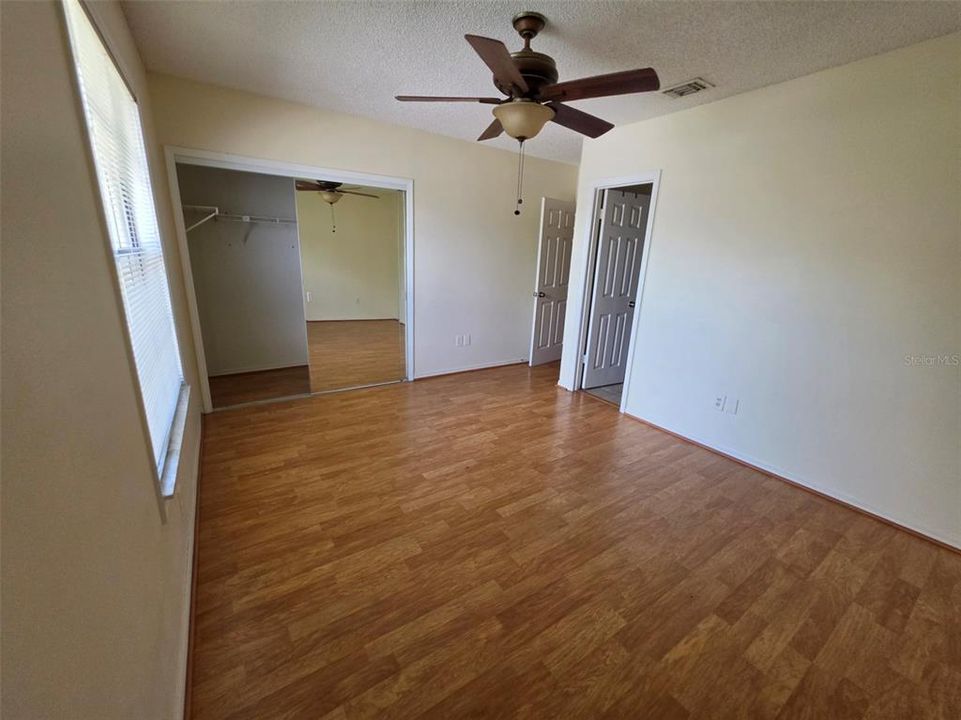На продажу: $185,000 (2 спален, 2 ванн, 1031 Квадратных фут)