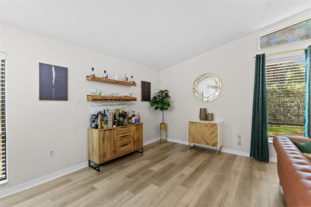 En Venta: $550,000 (3 camas, 2 baños, 1643 Pies cuadrados)