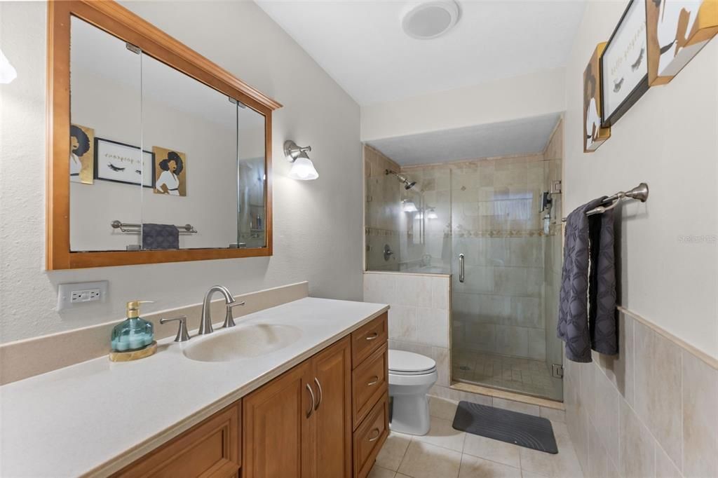 En Venta: $550,000 (3 camas, 2 baños, 1643 Pies cuadrados)