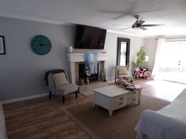 For Sale: $350,000 (3 beds, 2 baths, 1866 Square Feet)