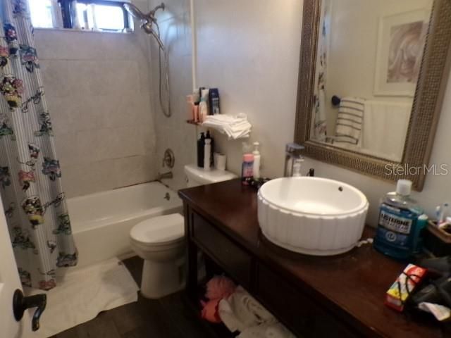 For Sale: $350,000 (3 beds, 2 baths, 1866 Square Feet)