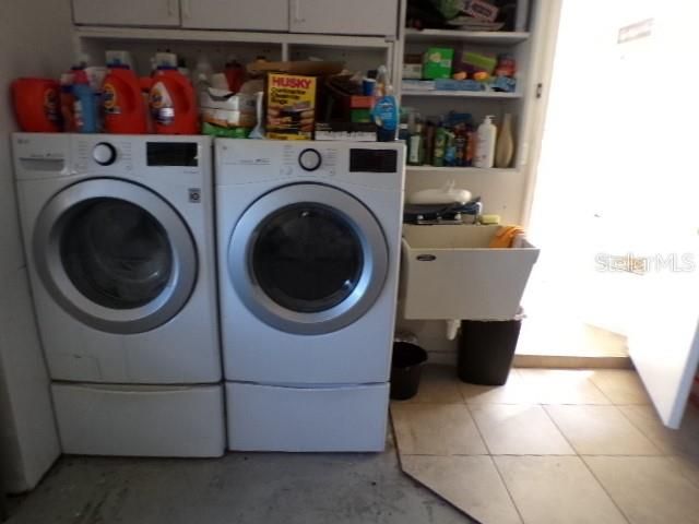 For Sale: $350,000 (3 beds, 2 baths, 1866 Square Feet)