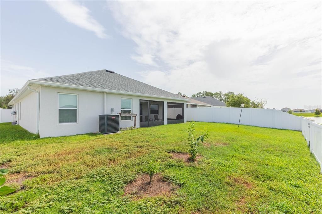 En Venta: $395,000 (4 camas, 2 baños, 2004 Pies cuadrados)