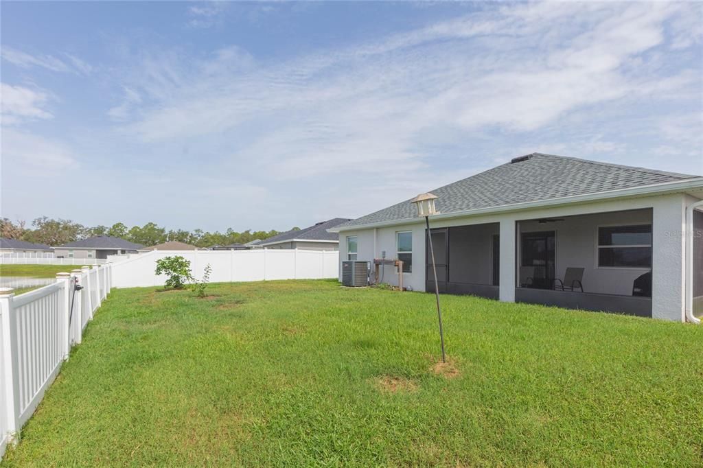 En Venta: $395,000 (4 camas, 2 baños, 2004 Pies cuadrados)