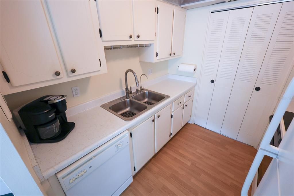 En Venta: $124,986 (2 camas, 2 baños, 964 Pies cuadrados)