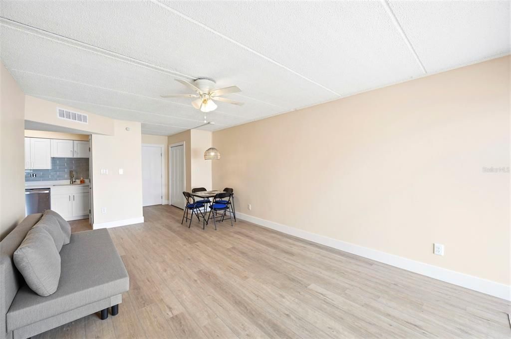 En Venta: $163,900 (1 camas, 1 baños, 645 Pies cuadrados)