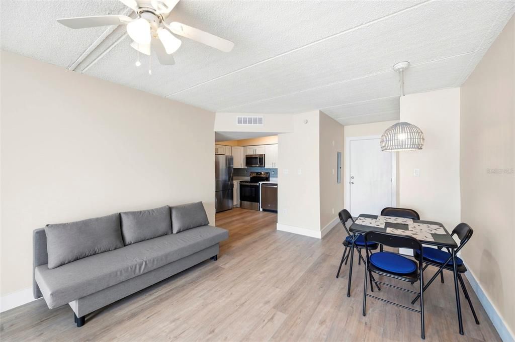 En Venta: $163,900 (1 camas, 1 baños, 645 Pies cuadrados)