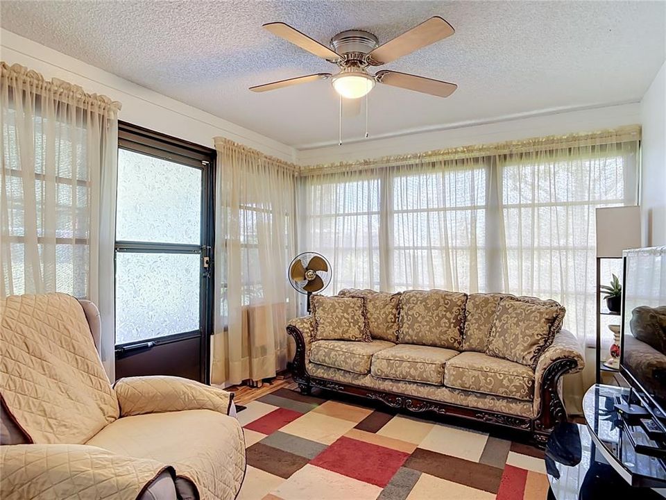 En Venta: $330,000 (2 camas, 2 baños, 1630 Pies cuadrados)