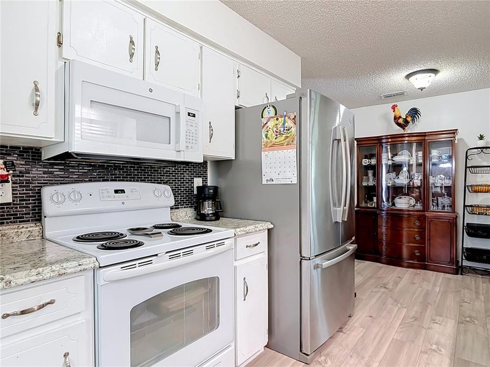 En Venta: $330,000 (2 camas, 2 baños, 1630 Pies cuadrados)