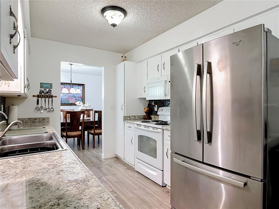 En Venta: $330,000 (2 camas, 2 baños, 1630 Pies cuadrados)