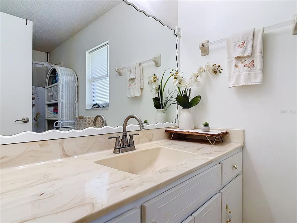 En Venta: $330,000 (2 camas, 2 baños, 1630 Pies cuadrados)