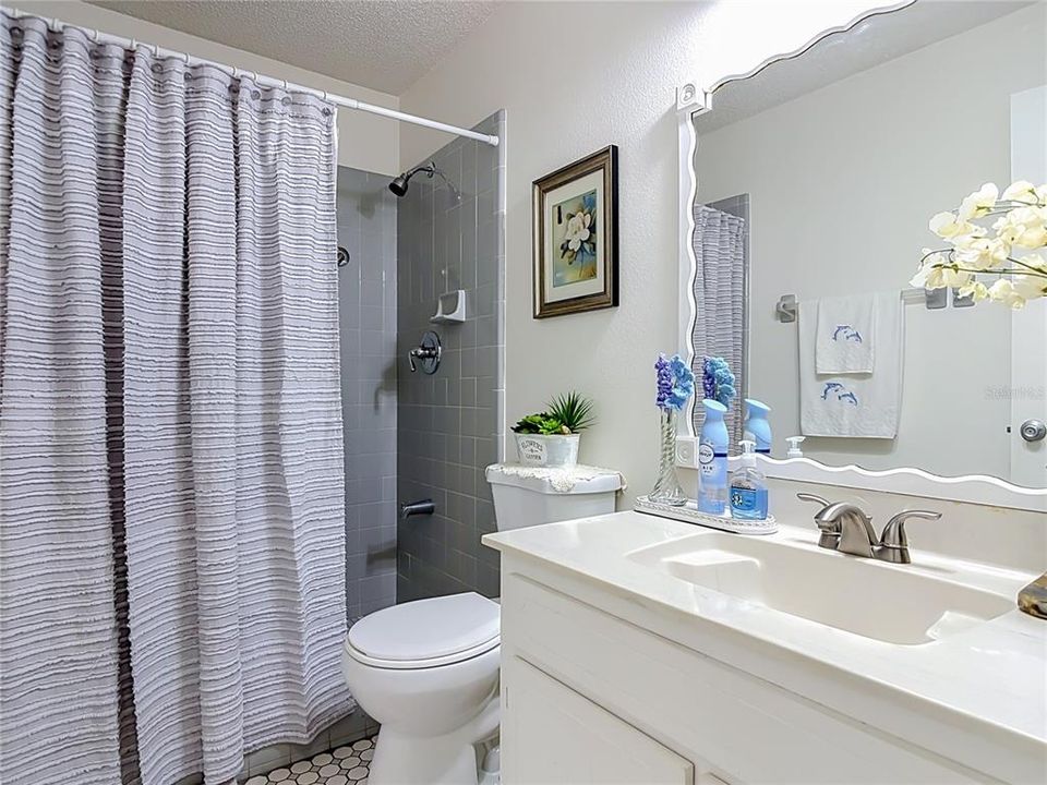 En Venta: $330,000 (2 camas, 2 baños, 1630 Pies cuadrados)