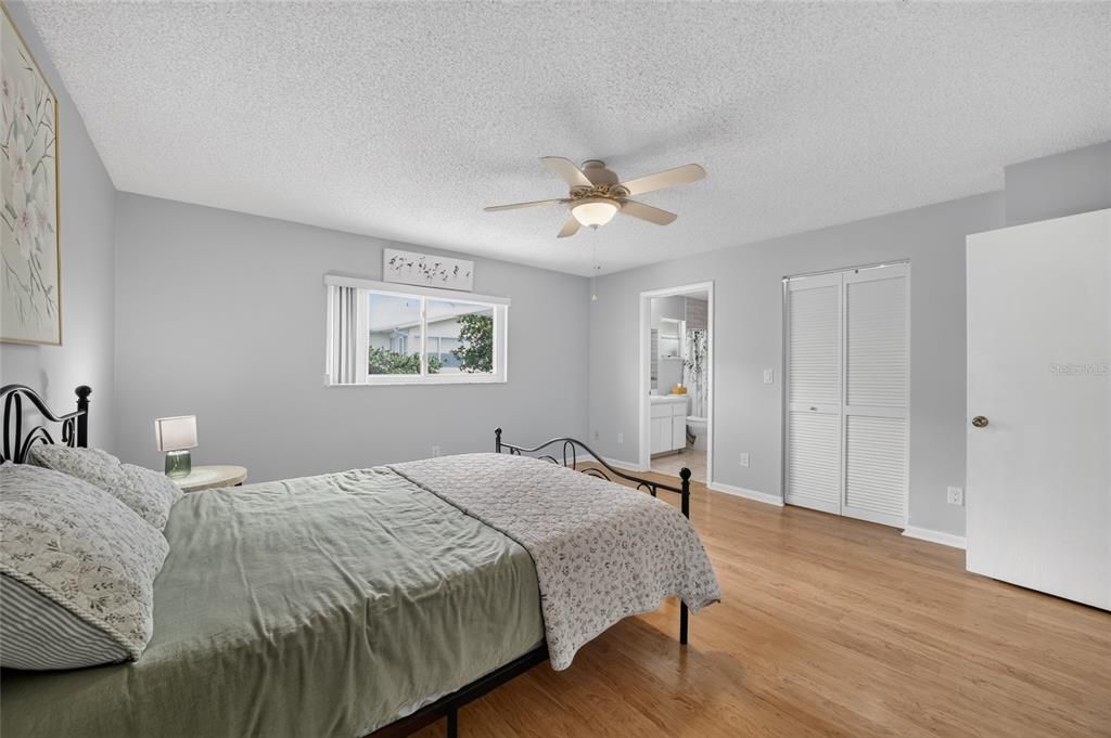 For Sale: $181,900 (2 beds, 2 baths, 1534 Square Feet)