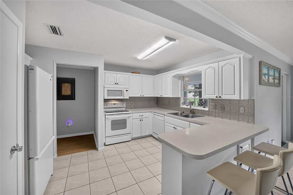 For Sale: $181,900 (2 beds, 2 baths, 1534 Square Feet)