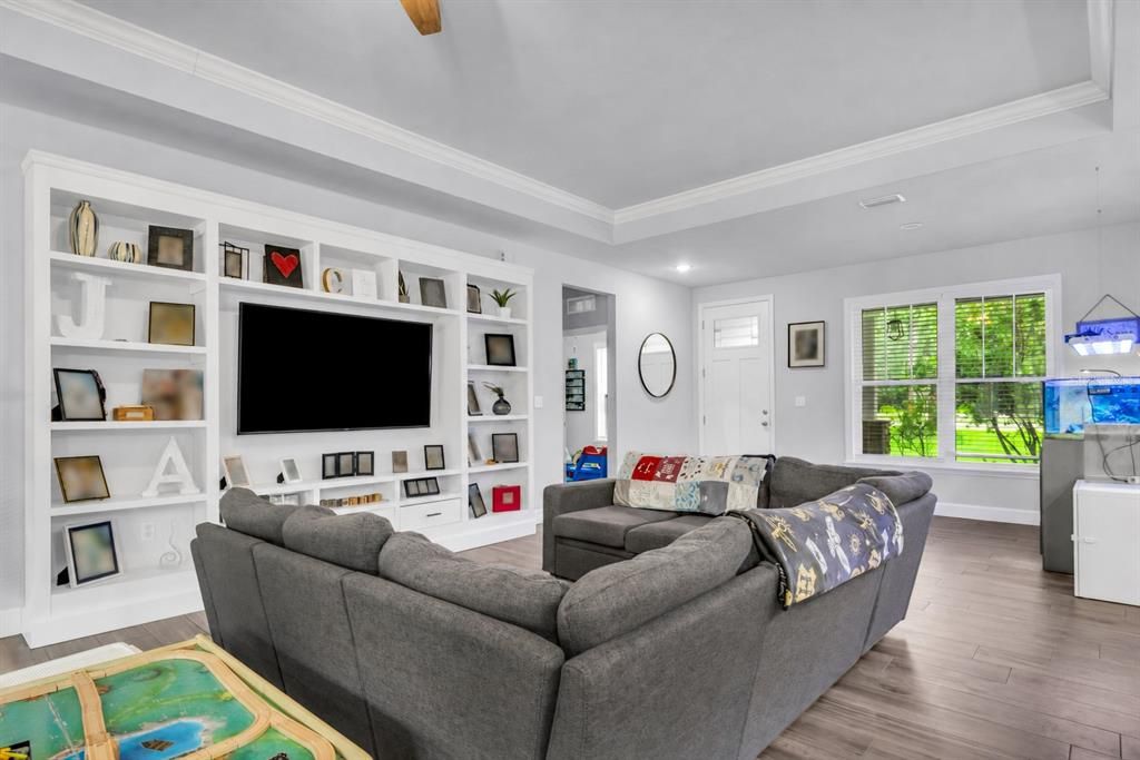 En Venta: $605,000 (4 camas, 3 baños, 2065 Pies cuadrados)