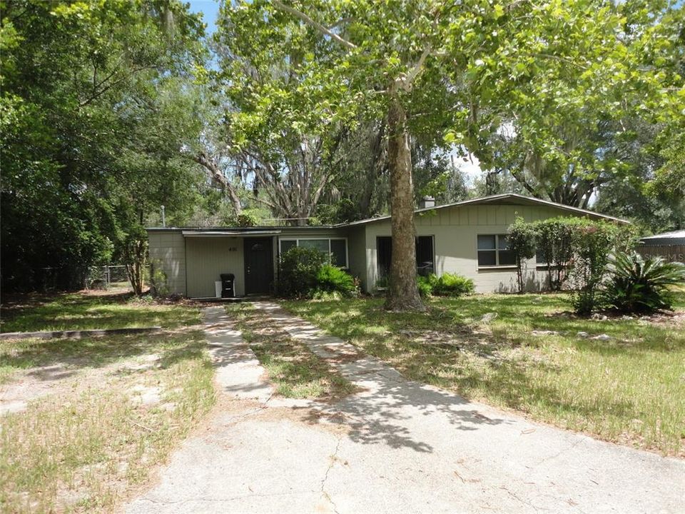 For Rent: $1,900 (4 beds, 2 baths, 1617 Square Feet)