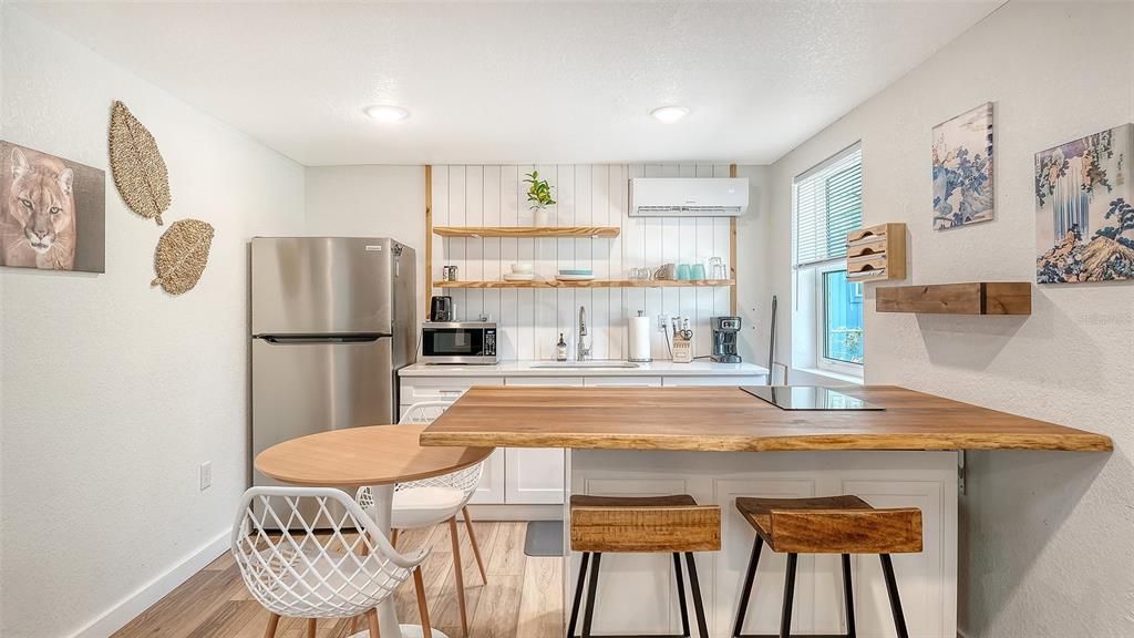 En Venta: $458,500 (4 camas, 3 baños, 1892 Pies cuadrados)