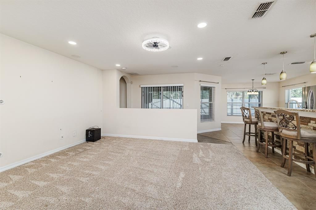 En Venta: $399,000 (3 camas, 2 baños, 1711 Pies cuadrados)