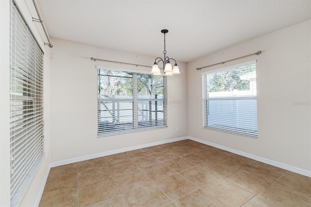 En Venta: $399,000 (3 camas, 2 baños, 1711 Pies cuadrados)