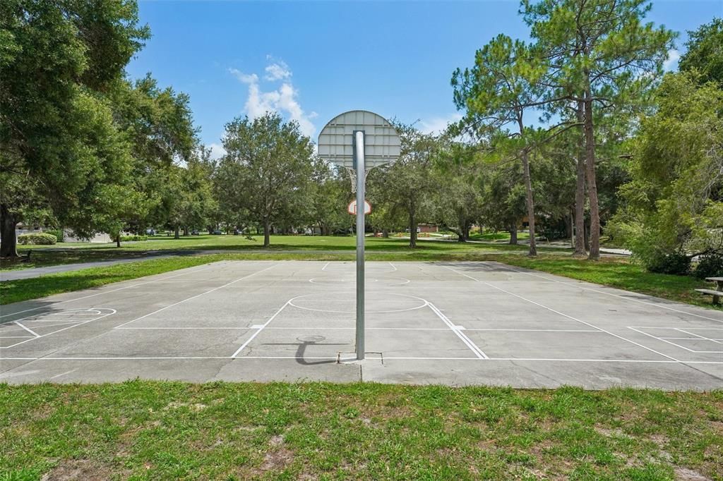 Под контрактом: $725,000 (4 спален, 3 ванн, 2532 Квадратных фут)