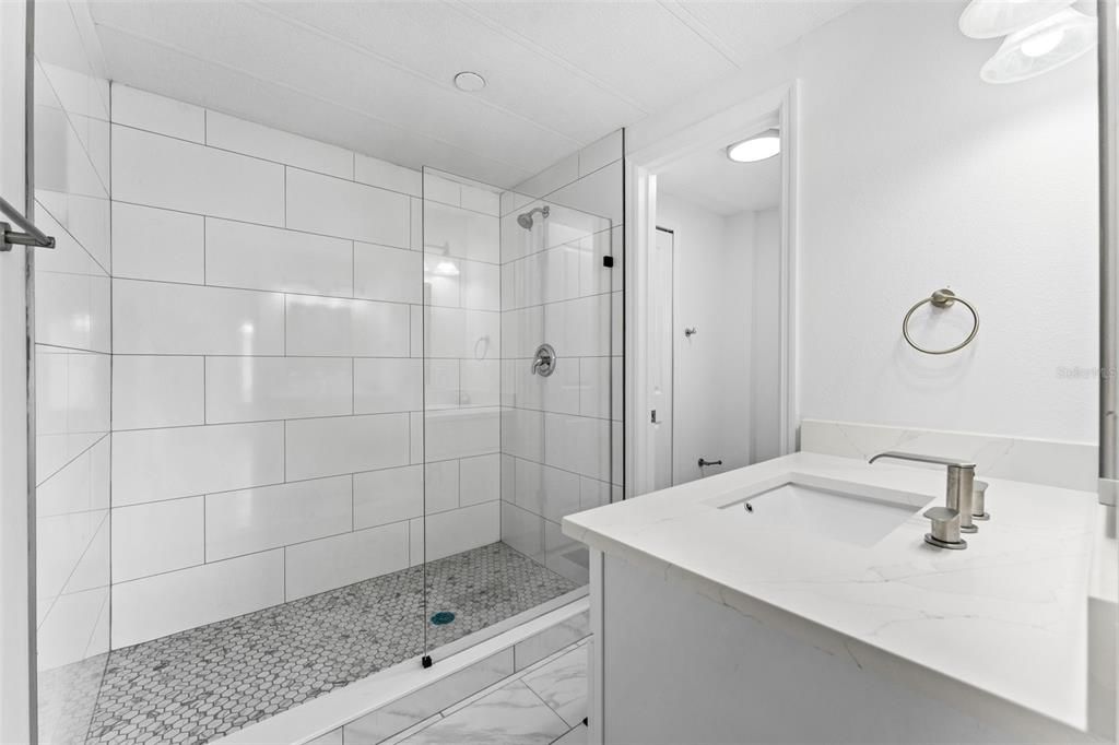 En Venta: $219,900 (2 camas, 2 baños, 966 Pies cuadrados)