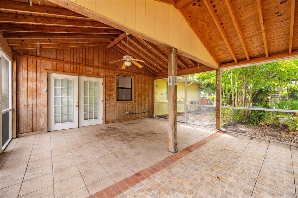 En Venta: $339,000 (4 camas, 2 baños, 1774 Pies cuadrados)