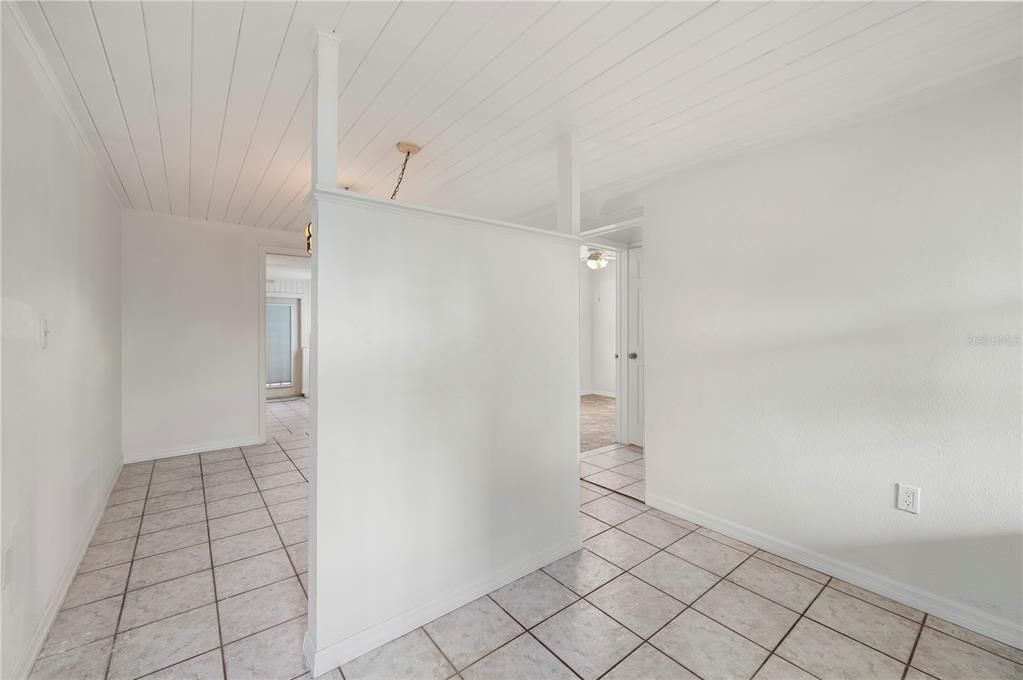 En Venta: $339,000 (4 camas, 2 baños, 1774 Pies cuadrados)