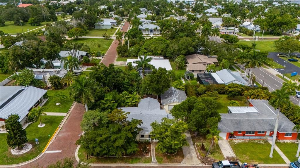 En Venta: $339,000 (4 camas, 2 baños, 1774 Pies cuadrados)