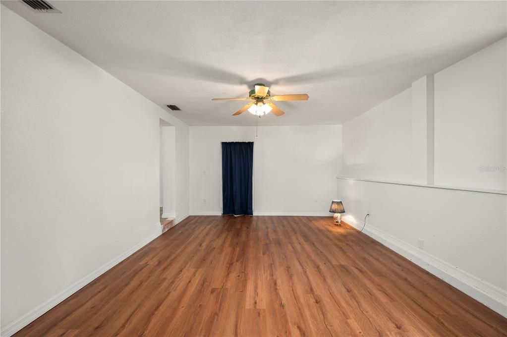 En Venta: $339,000 (4 camas, 2 baños, 1774 Pies cuadrados)