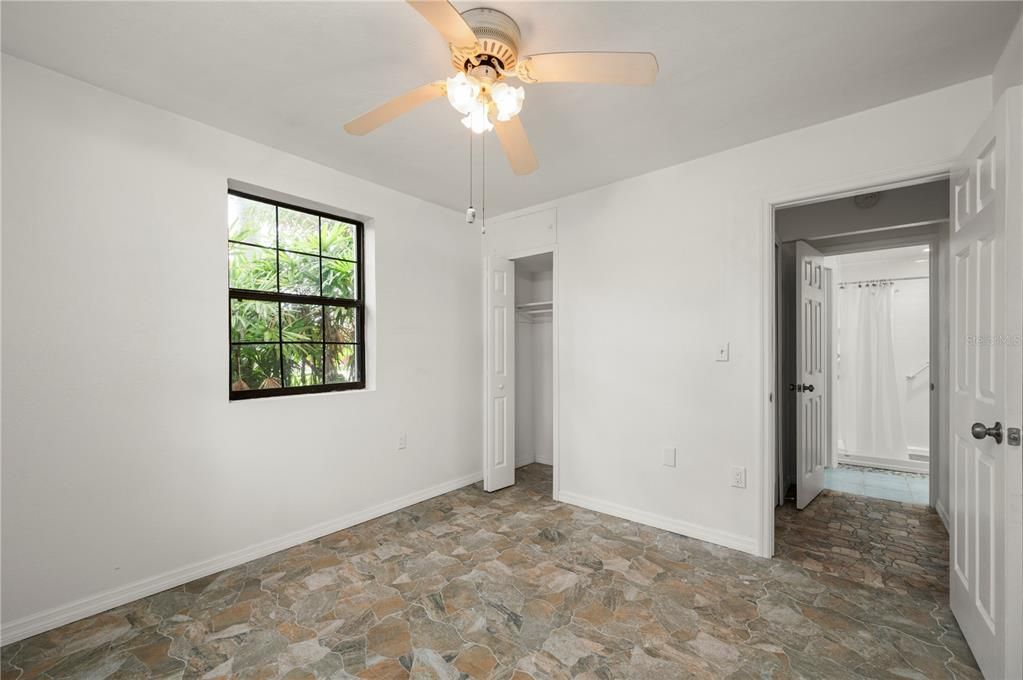 En Venta: $339,000 (4 camas, 2 baños, 1774 Pies cuadrados)
