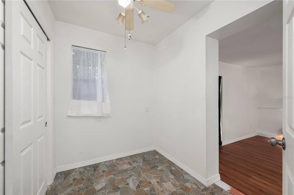 En Venta: $339,000 (4 camas, 2 baños, 1774 Pies cuadrados)