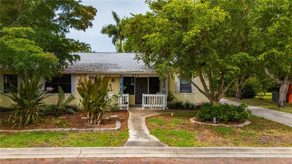 En Venta: $339,000 (4 camas, 2 baños, 1774 Pies cuadrados)