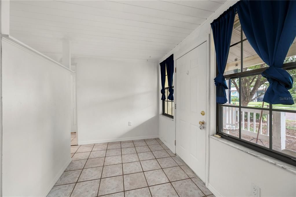 En Venta: $339,000 (4 camas, 2 baños, 1774 Pies cuadrados)