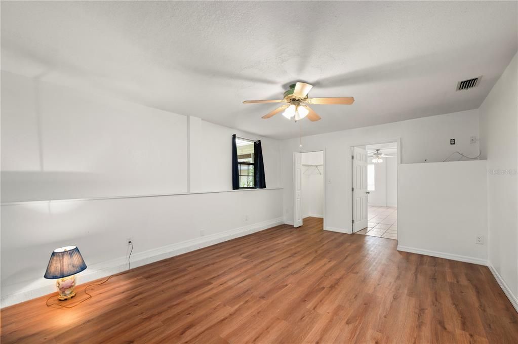 En Venta: $339,000 (4 camas, 2 baños, 1774 Pies cuadrados)
