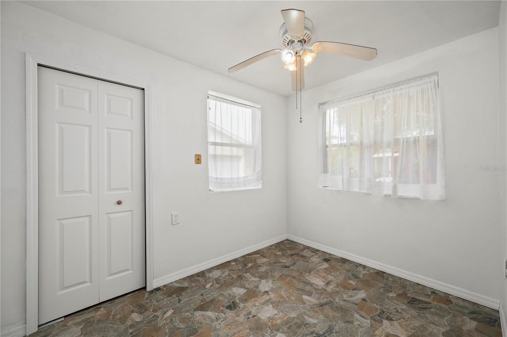 En Venta: $339,000 (4 camas, 2 baños, 1774 Pies cuadrados)