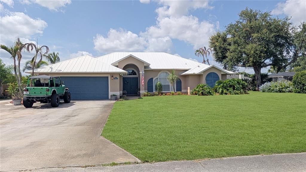 For Sale: $475,000 (4 beds, 2 baths, 2390 Square Feet)
