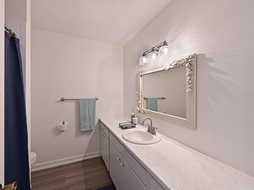 Activo con contrato: $879,000 (4 camas, 3 baños, 3221 Pies cuadrados)