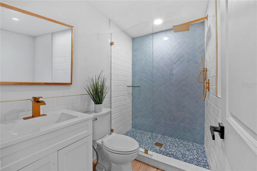 На продажу: $304,999 (3 спален, 2 ванн, 1315 Квадратных фут)