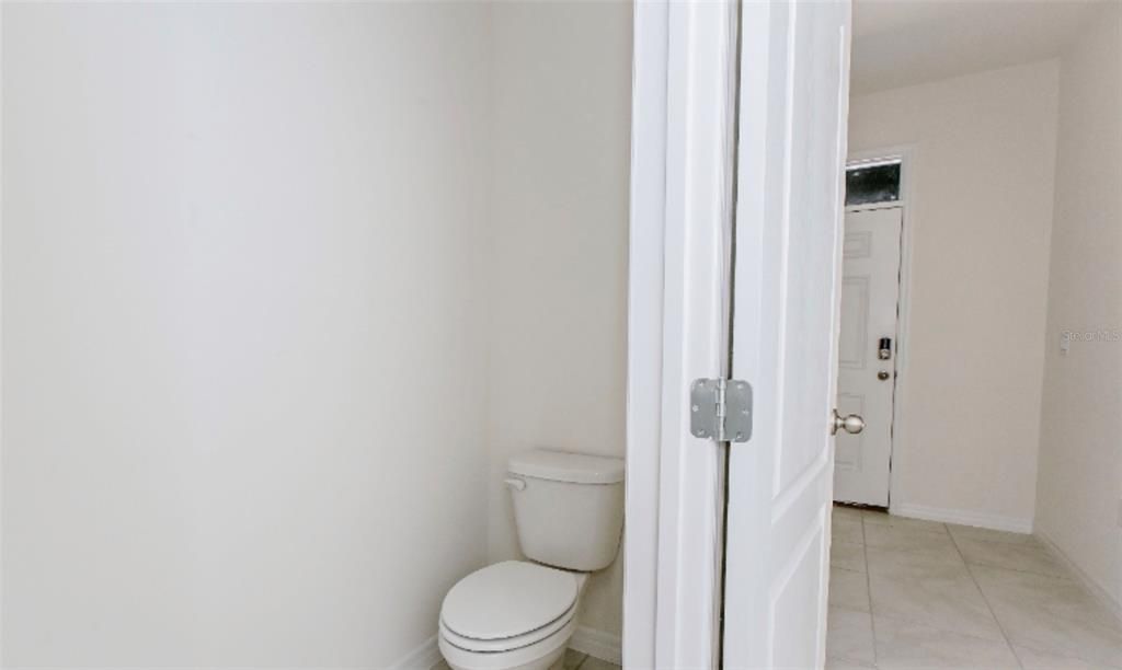 Activo con contrato: $1,800 (3 camas, 2 baños, 1720 Pies cuadrados)