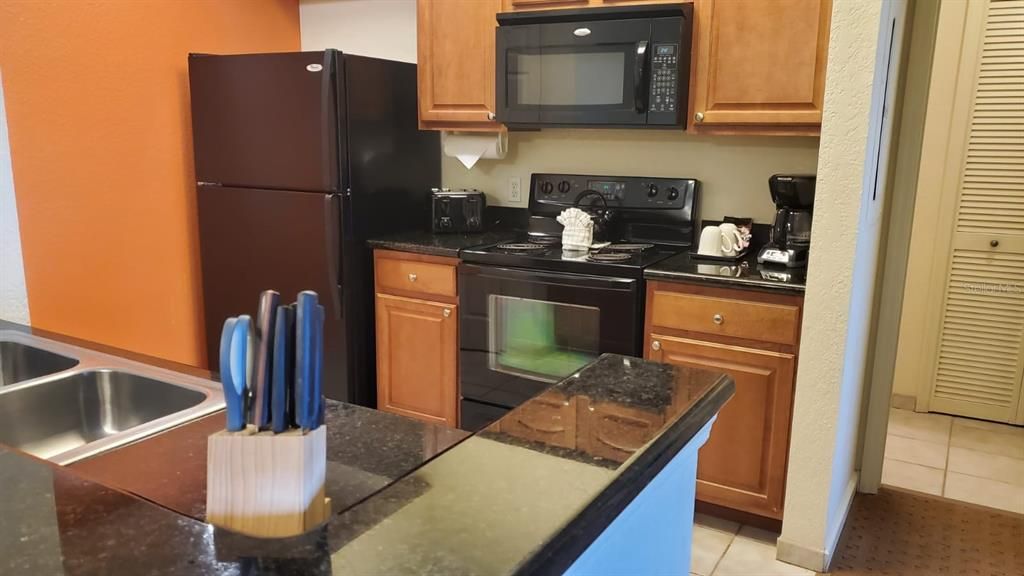 Под контрактом: $149,900 (2 спален, 2 ванн, 1060 Квадратных фут)