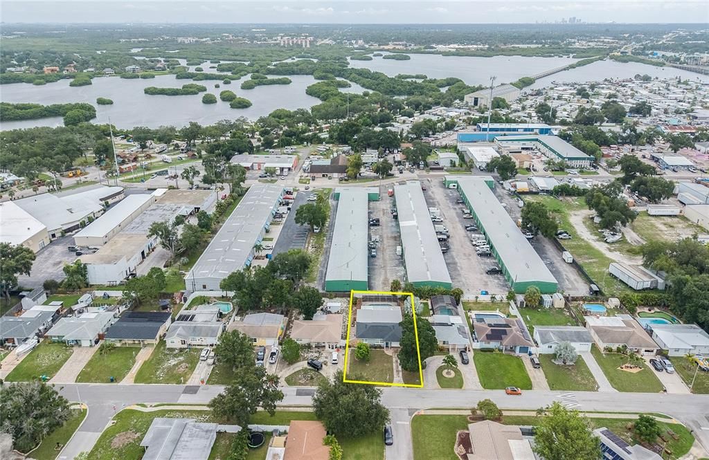 В аренду: $3,500 (4 спален, 3 ванн, 1732 Квадратных фут)