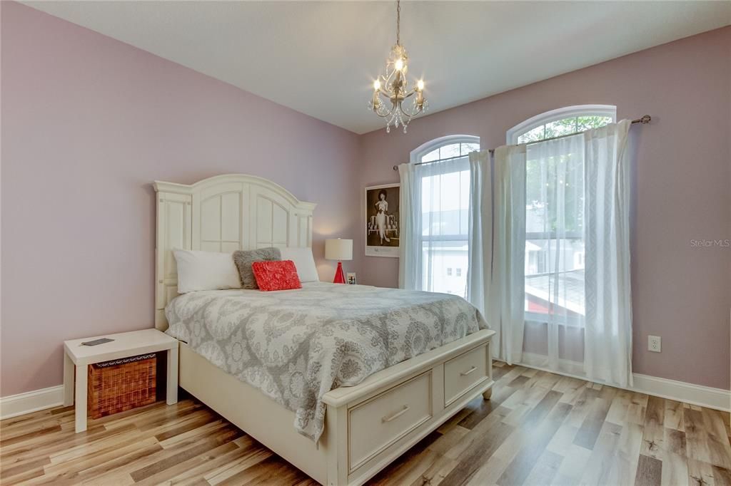 For Rent: $4,500 (4 beds, 3 baths, 2019 Square Feet)